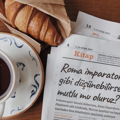 咖啡, 報紙, 早餐 的 免費圖庫相片