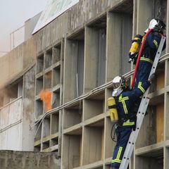 Israeli Embassy in Greece Honors Local Firefighters