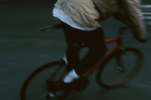 Gratis Immagine gratuita di bicicletta, equitazione, esterno Foto a disposizione