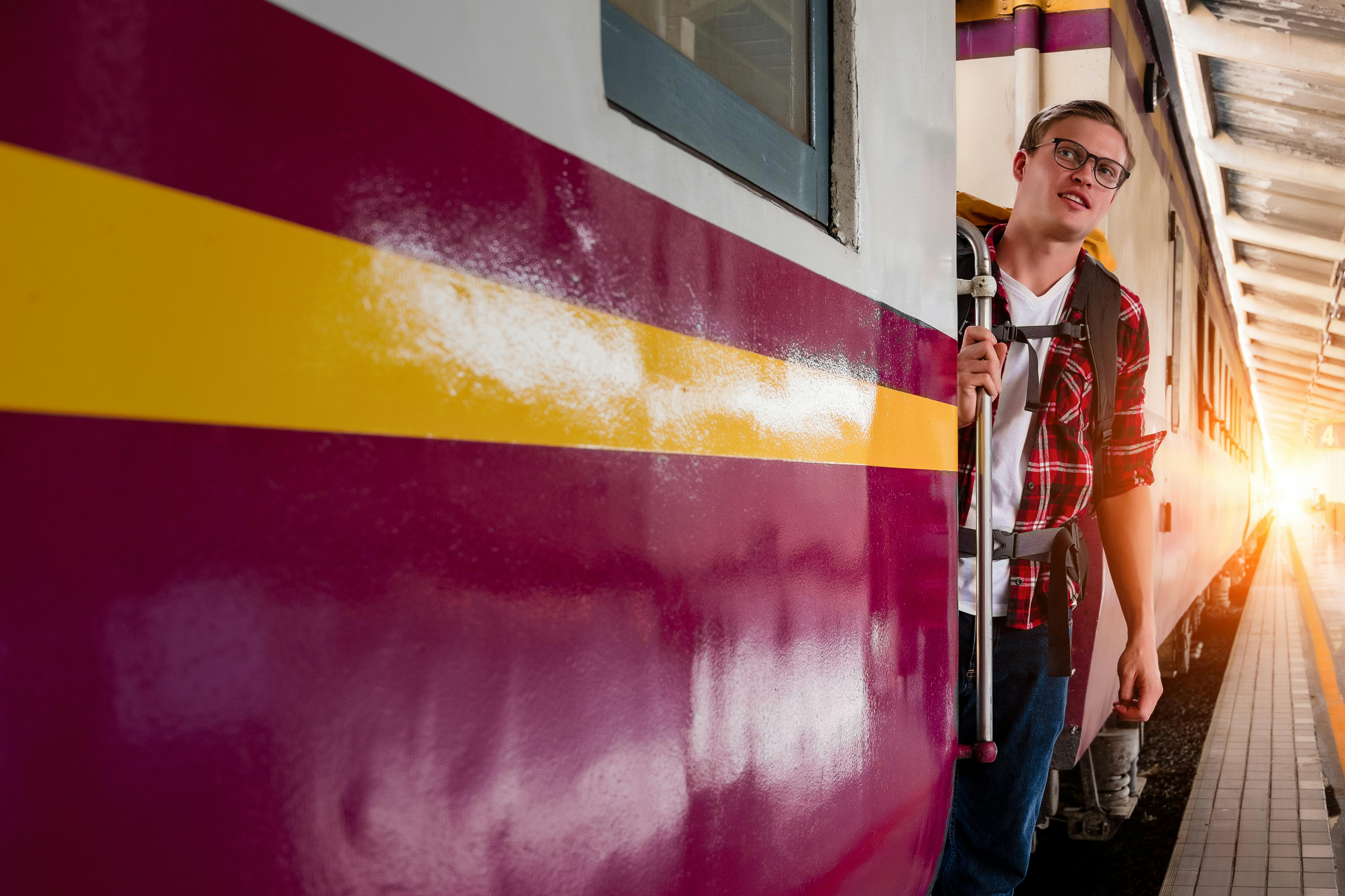 Best ways for college students to travel on a budget this summer — Photo by veerasak Piyawatanakul on Pexels