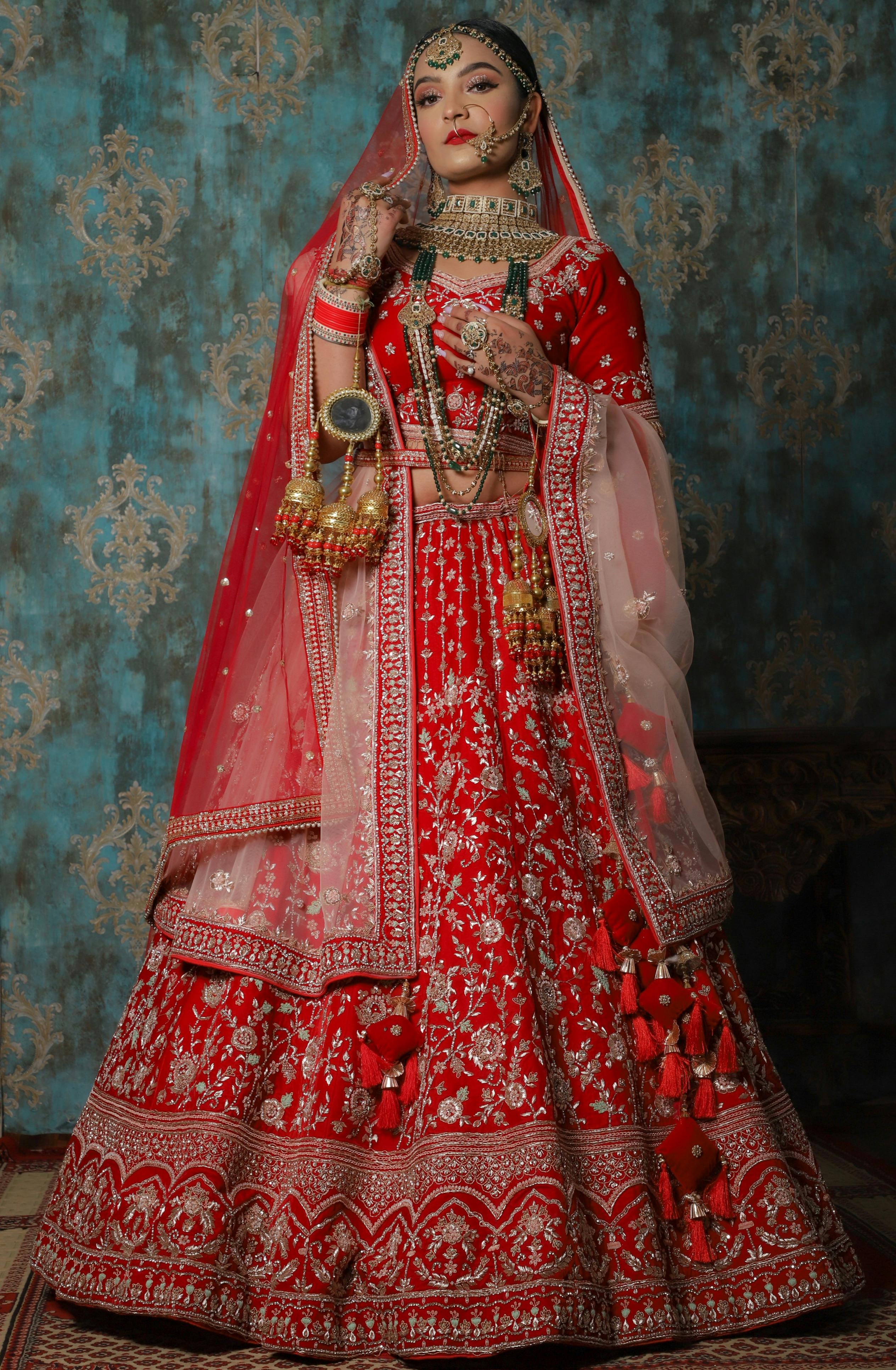 Useful Tips To Dress Your Girl In A Traditional Lehenga Choli - Nihal  Fashions Blog