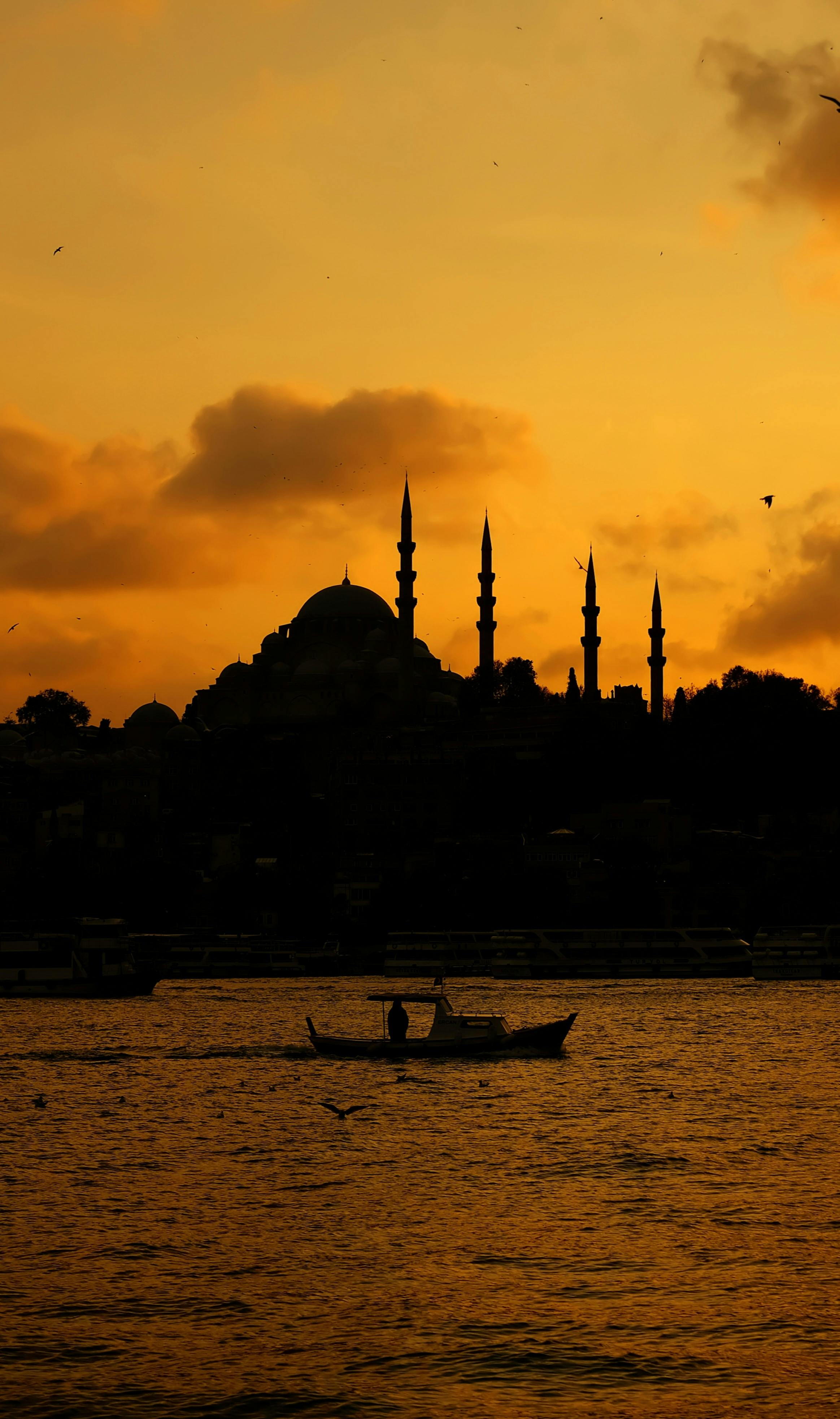 Gratuit Silhouette De Bateau Sur Plan D'eau Photos