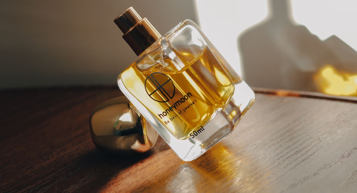 Illustration, différence entre eau de parfum et eau de toilette