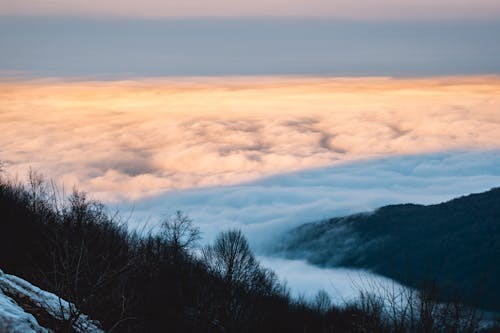 Kostenloses Stock Foto zu berge, dichter nebel, eis