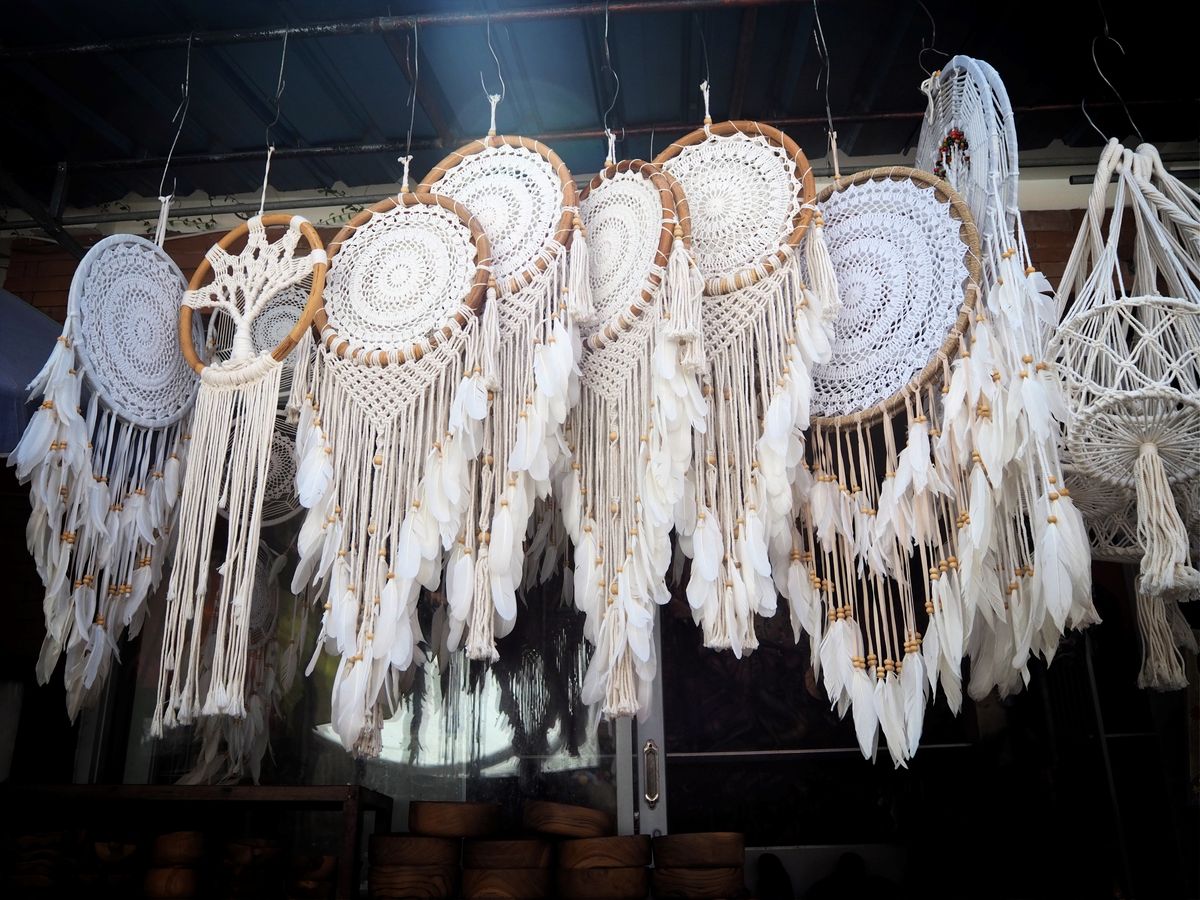 Macrame dreamcatcher for macrame crafts beginners