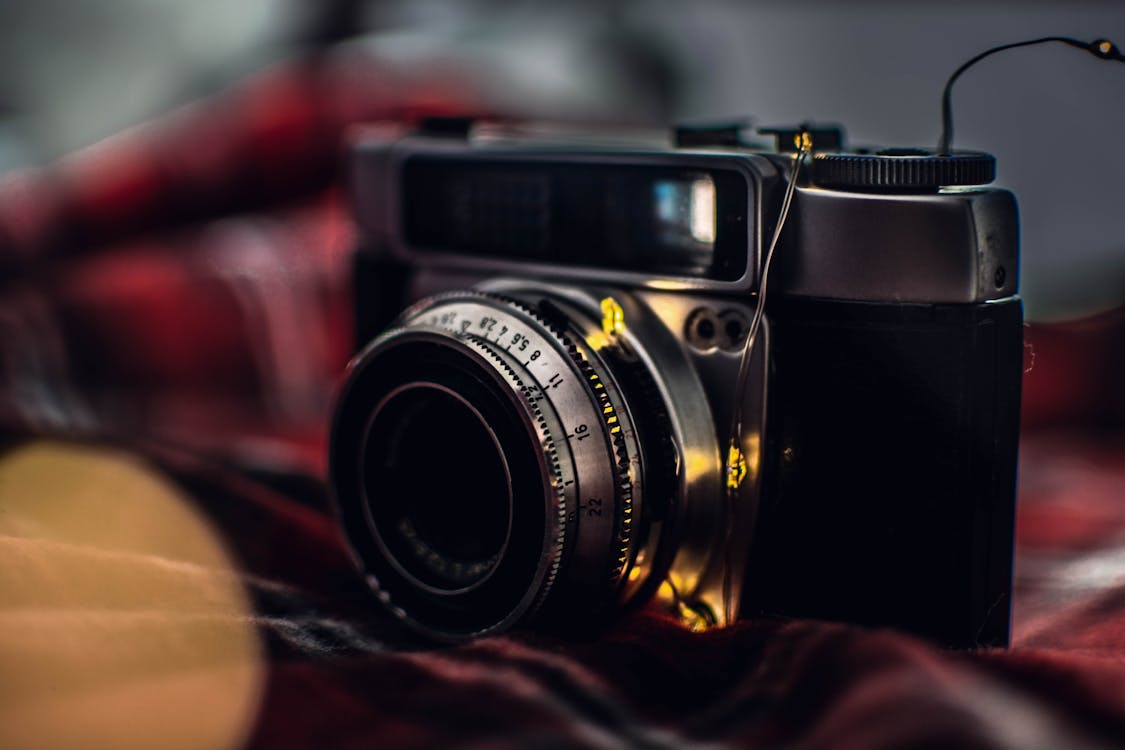 Ilmainen kuvapankkikuva tunnisteilla analoginen kamera, antiikki, ikkunaluukku