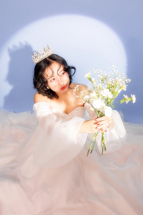 Gratis stockfoto met bloemen, jurk, kroon