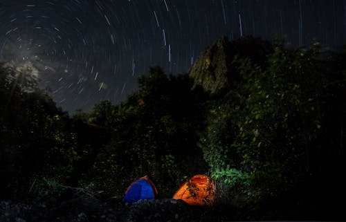 Foto d'estoc gratuïta de a l'aire lliure, acampant, acampar