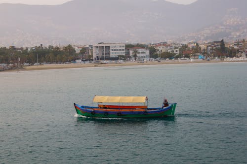 Darmowe zdjęcie z galerii z kuter rybacki, łódź, morze