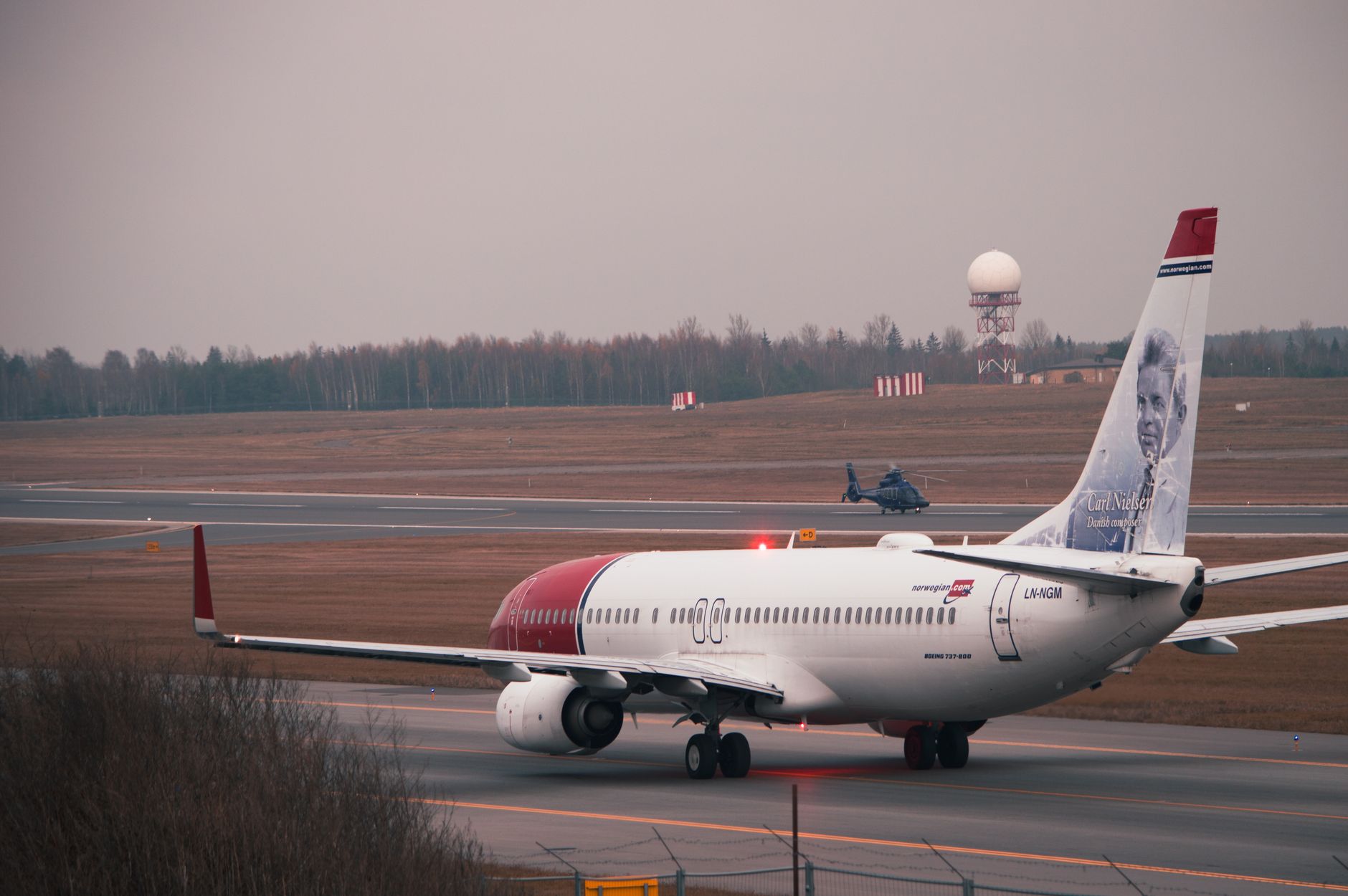Vilnius Havalimanı terminal binası ve pisti