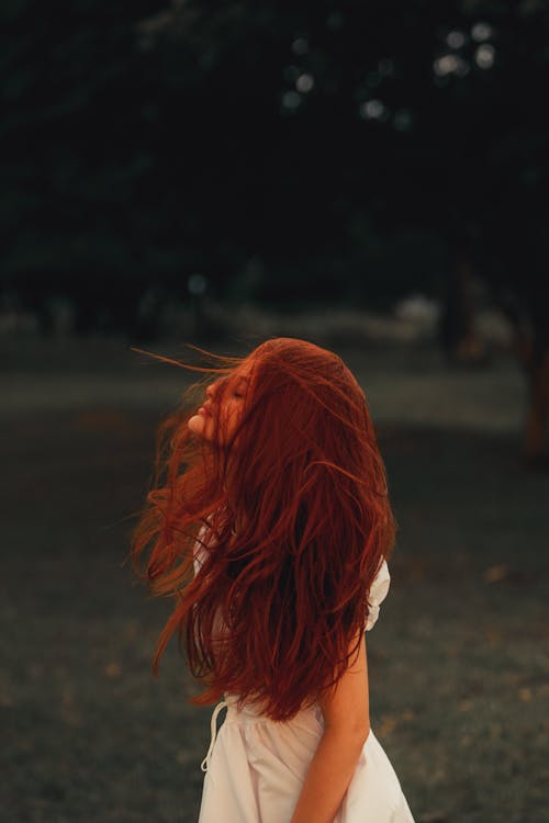 Základová fotografie zdarma na téma osoba, rudé vlasy, rusovlasý