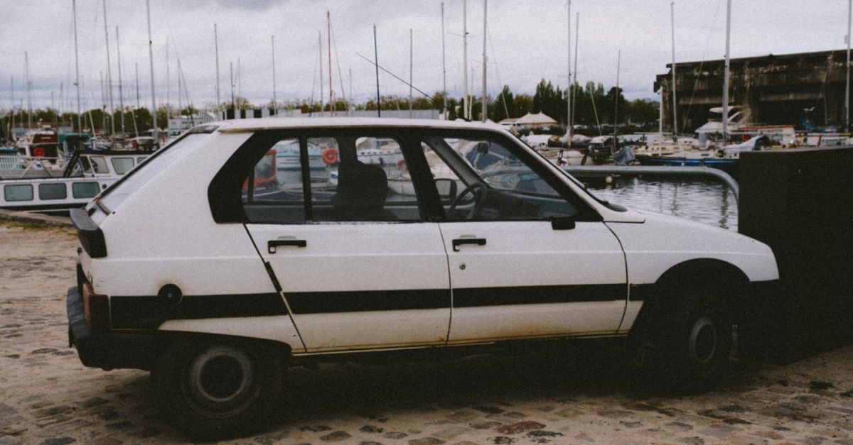 Профессиональные студийные фотографии автомобилей