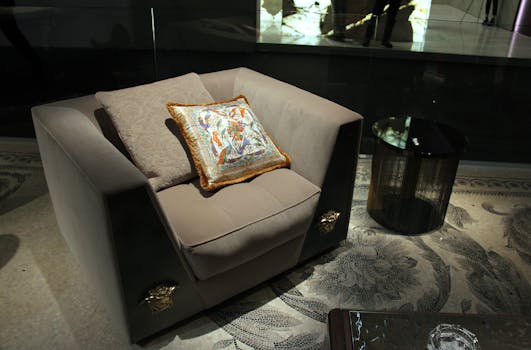 保养得当、光泽如新的皮沙发特写