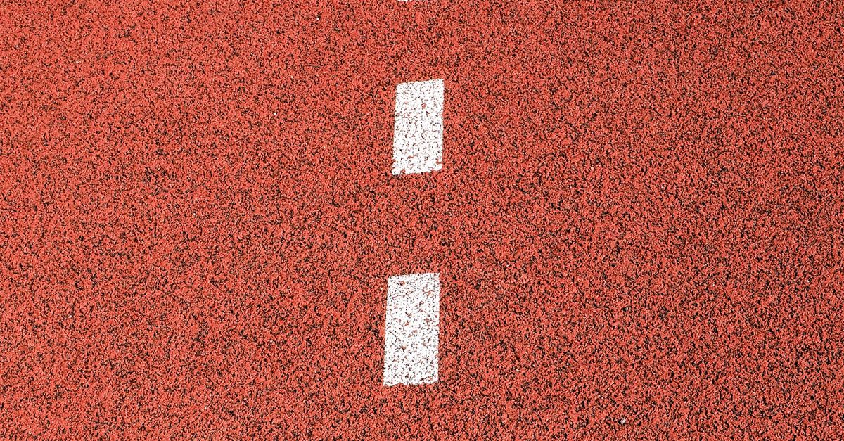 Line Through Ground White Lines on the Ground · Free Stock Photo