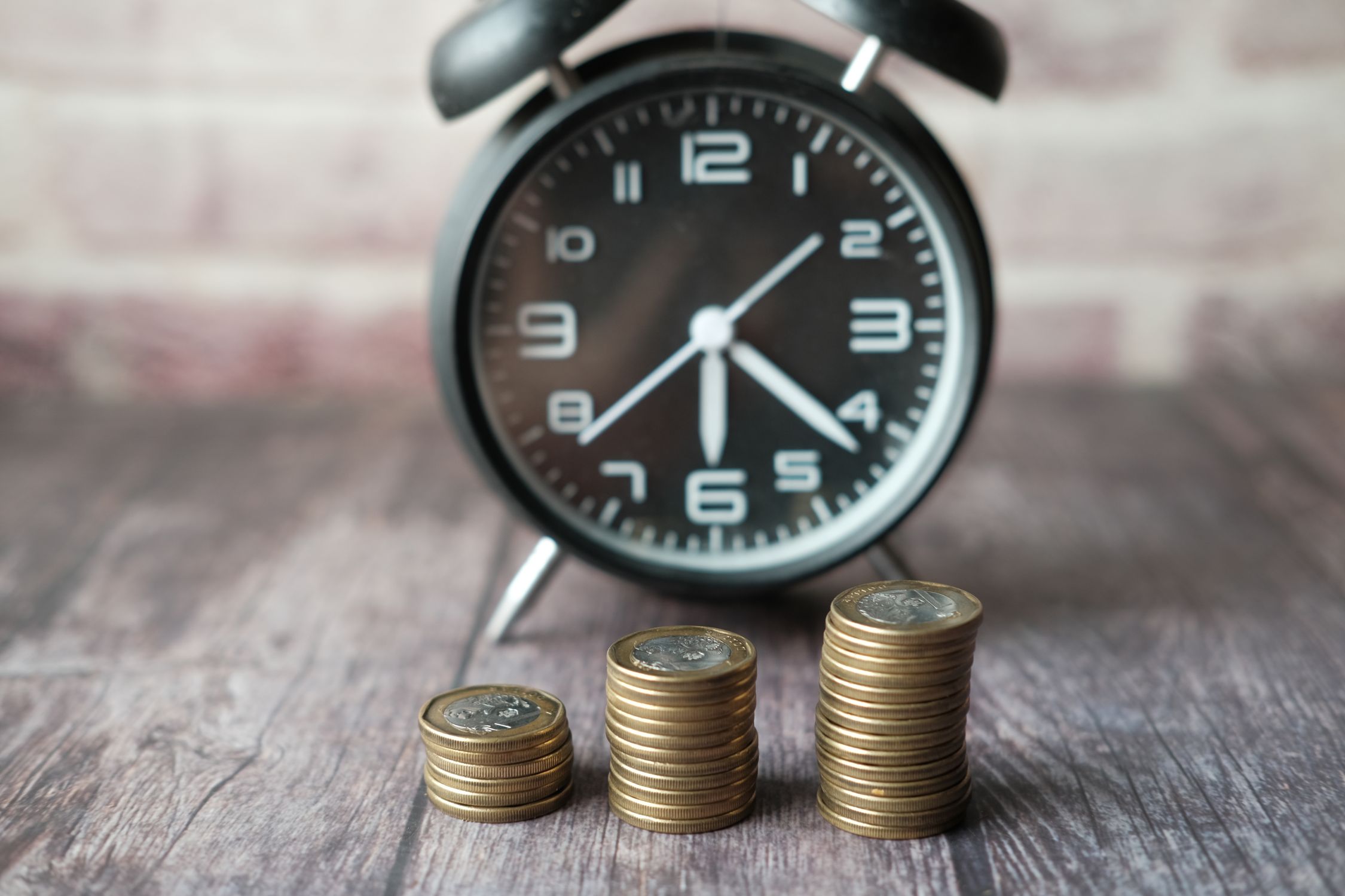Economic data and interest rate indicators — central bank decisions move through derivatives markets before reaching spot forex prices