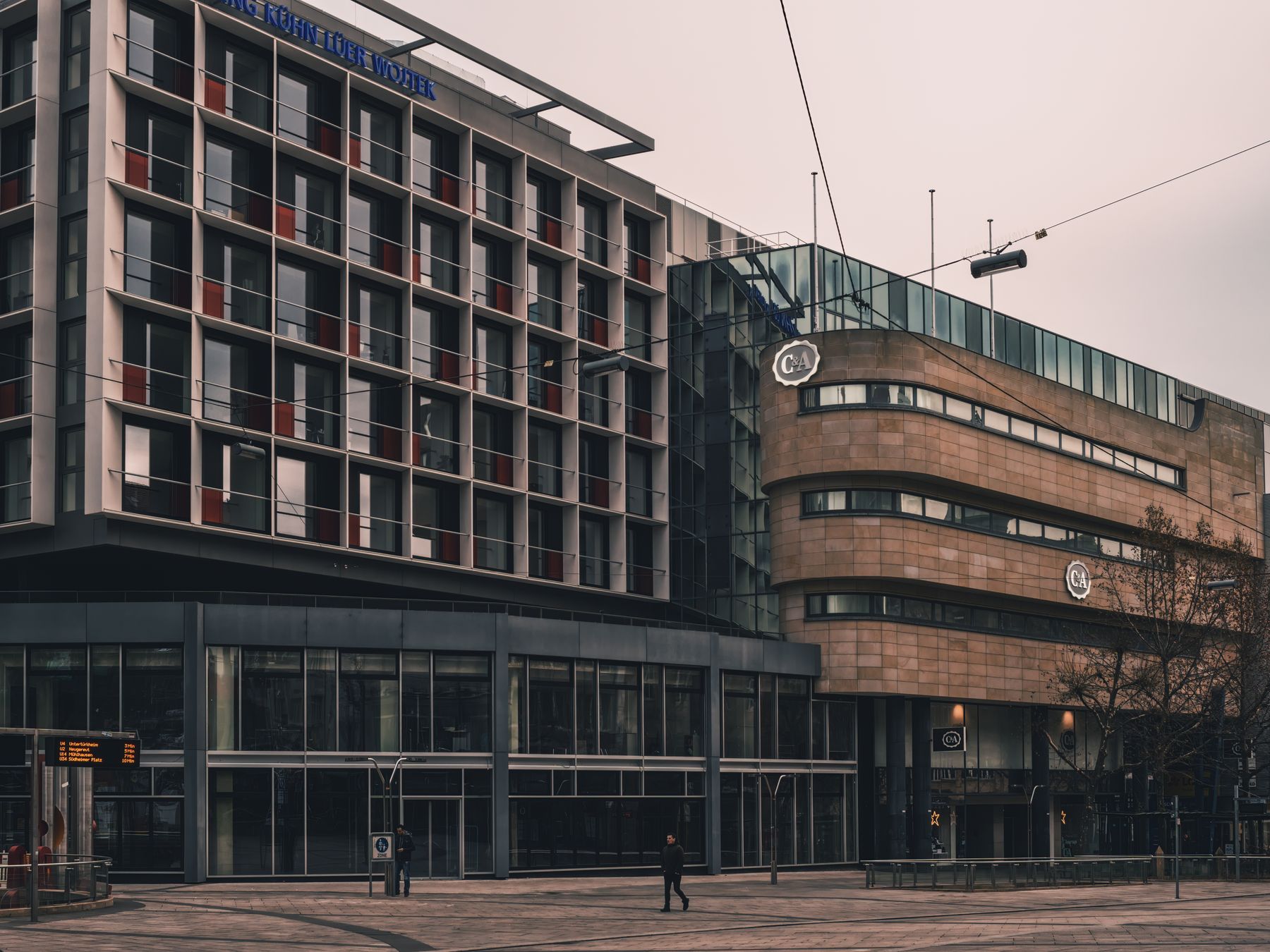 Broad Blunsdon — student move with boxes and a van