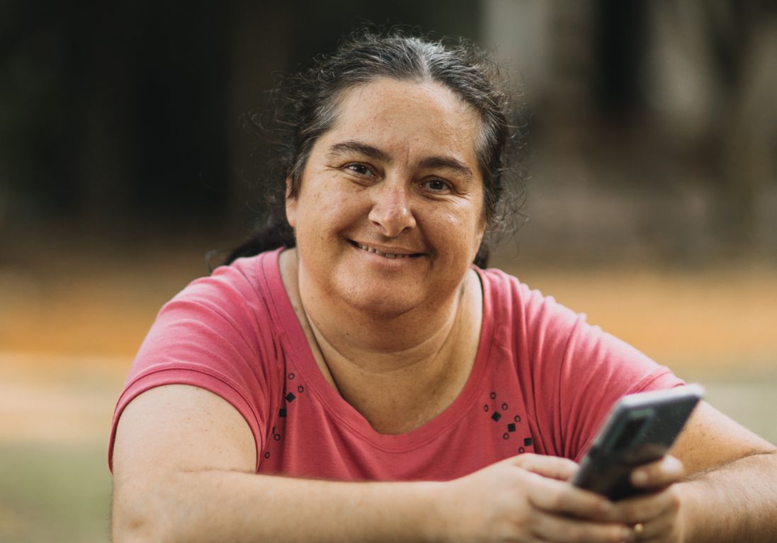 Online dating: starting a conversation on a niche platform