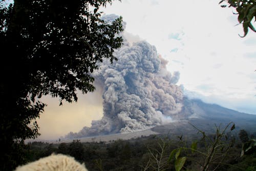 bezplatná Základová fotografie zdarma na téma erupce, geologie, kouř Základová fotografie
