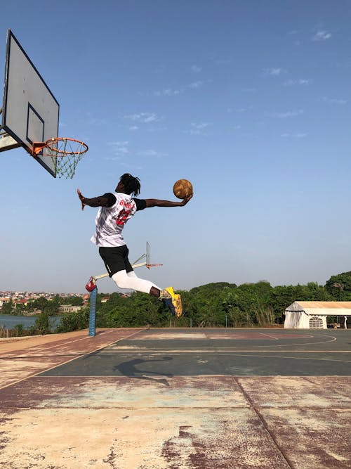 Бесплатное стоковое фото с баскетбол, баскетбольная площадка, бетонное покрытие