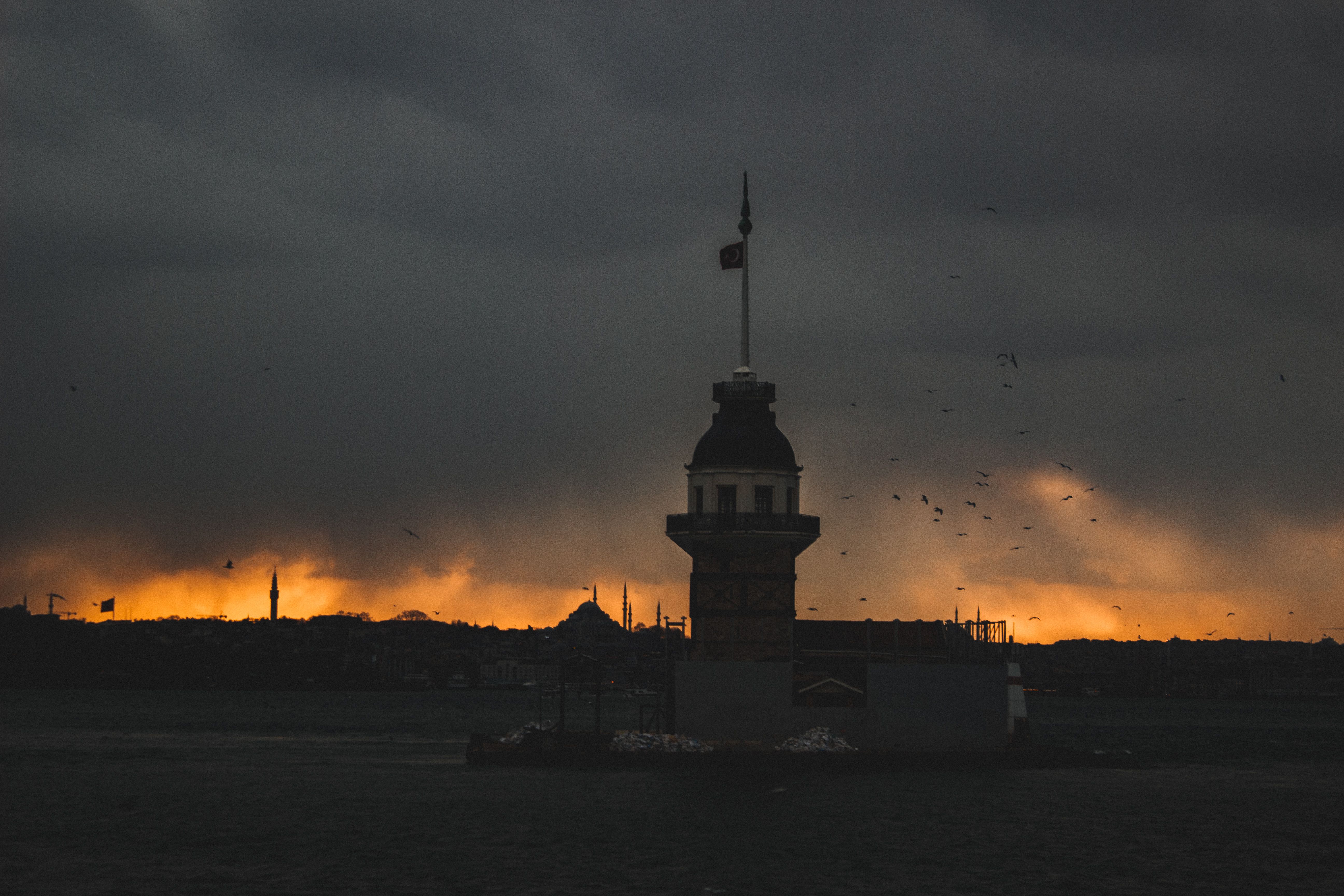 Silhouette of Maiden's Tower during Dusk · Free Stock Photo