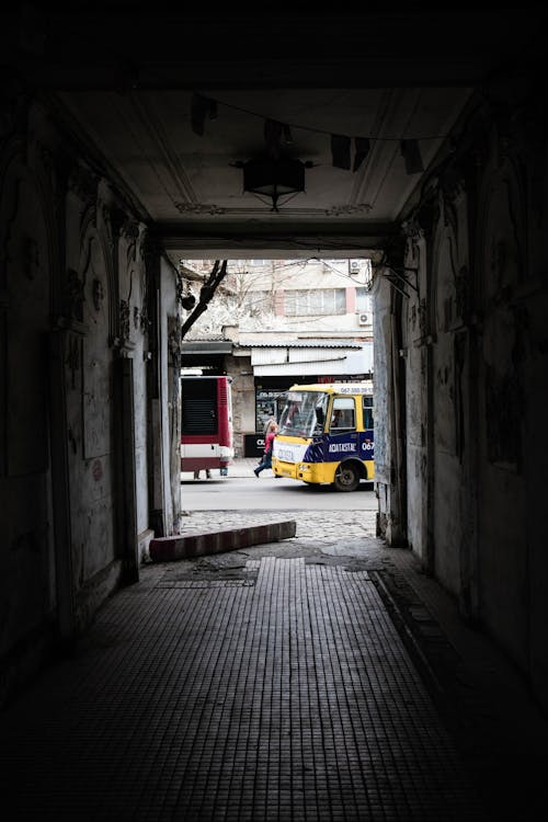 Foto d'estoc gratuïta de autobús, bus, carrer