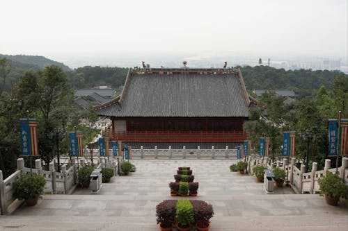 Geunjeongjeon under Clear Sky 