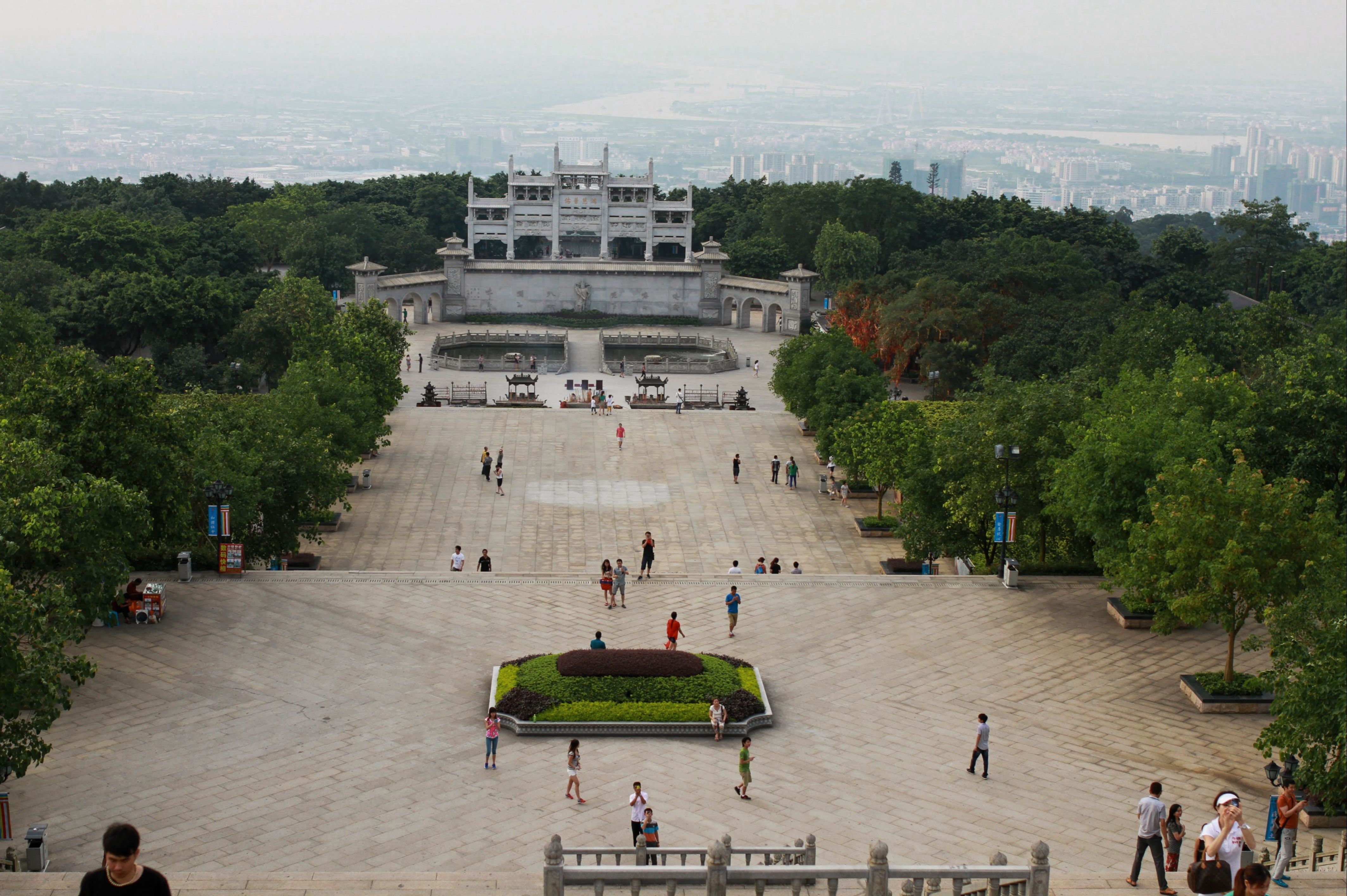Nanjing Purple Mountain Guide 2026: Sun Yat-sen Mausoleum, Ming Tombs & Forest Hiking