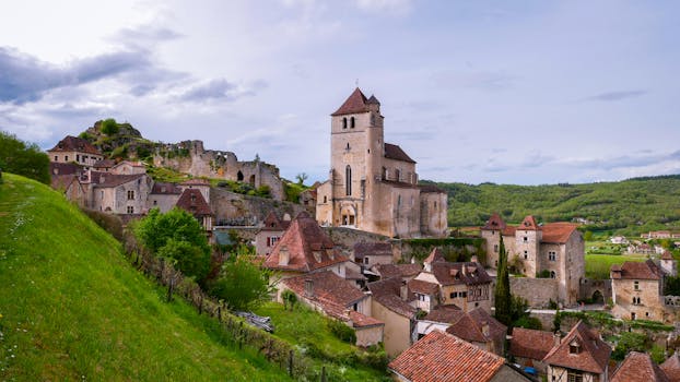 Explore the charming architecture of Saint-Cirq-Lapopie in Occitanie, France.
