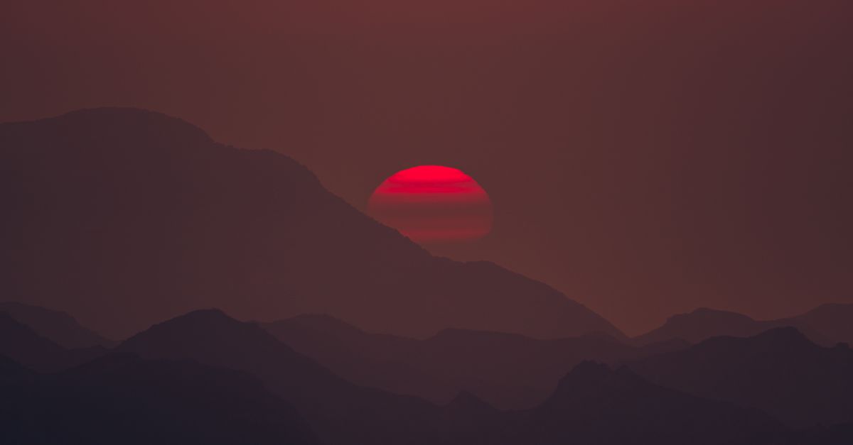 Red Sun at Sunset · Free Stock Photo