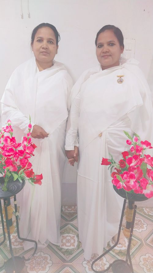 Free BK divine twin sister b k Rama didi BK Krishna didi Stock Photo