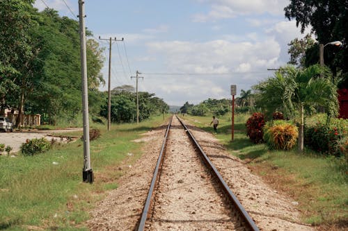 Gratis stockfoto met begeleiding, spoorlijn, spoorweglijn