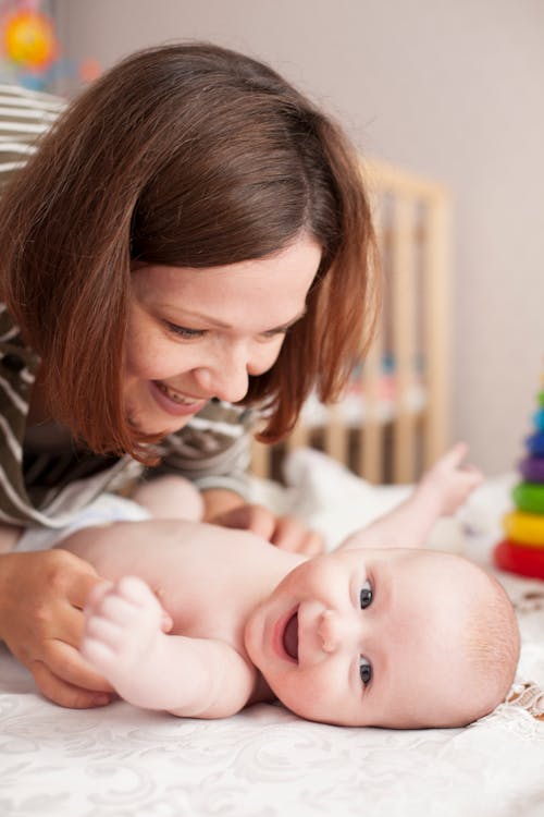 Gratis stockfoto met baby, detailopname, familie