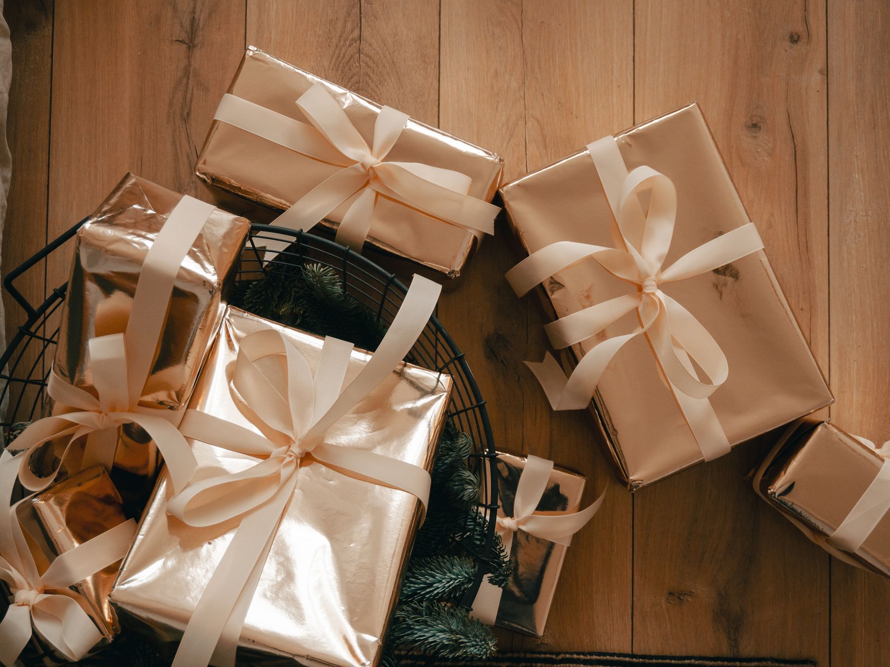 Woolpit — professional packers wrapping and boxing belongings