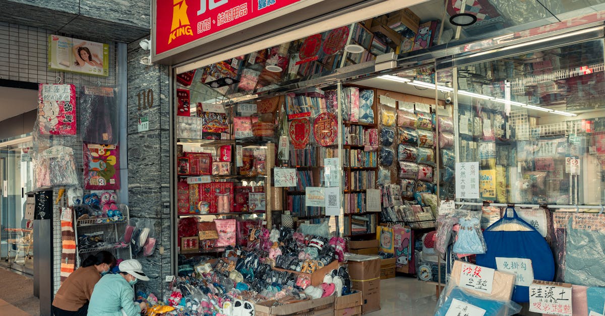 Displayed Assorted Items in a Store · Free Stock Photo