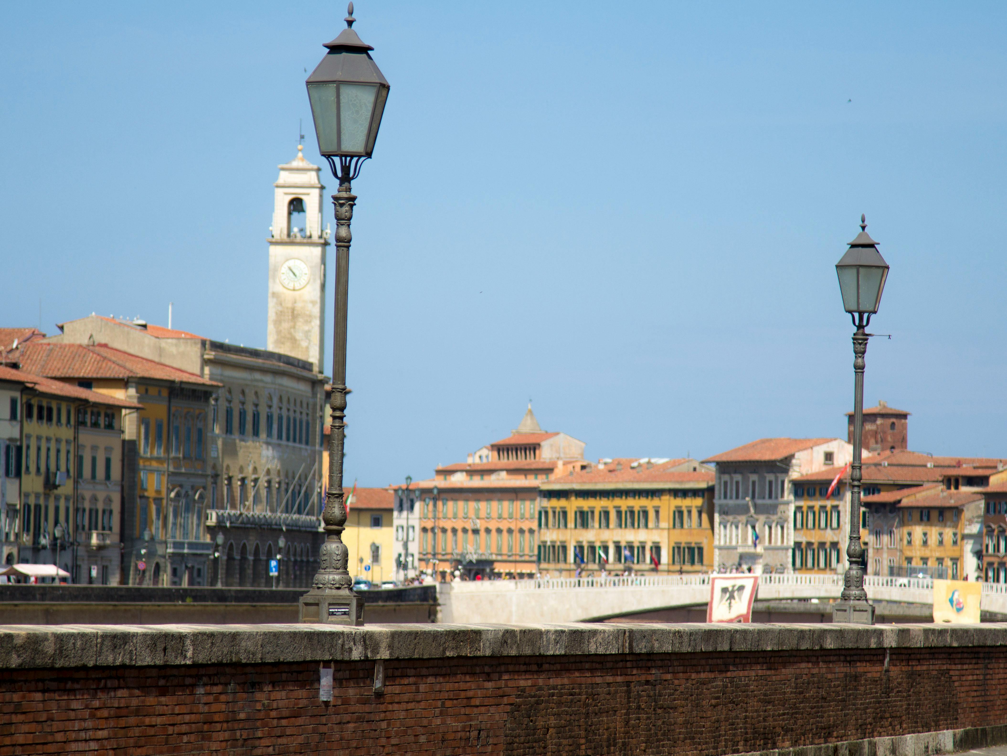 Airport pickup luxury limousine service YUL Montreal