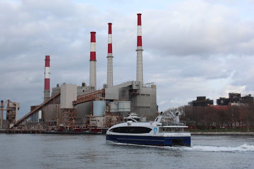 Fotos de stock gratuitas de agua, barca, central eléctrica