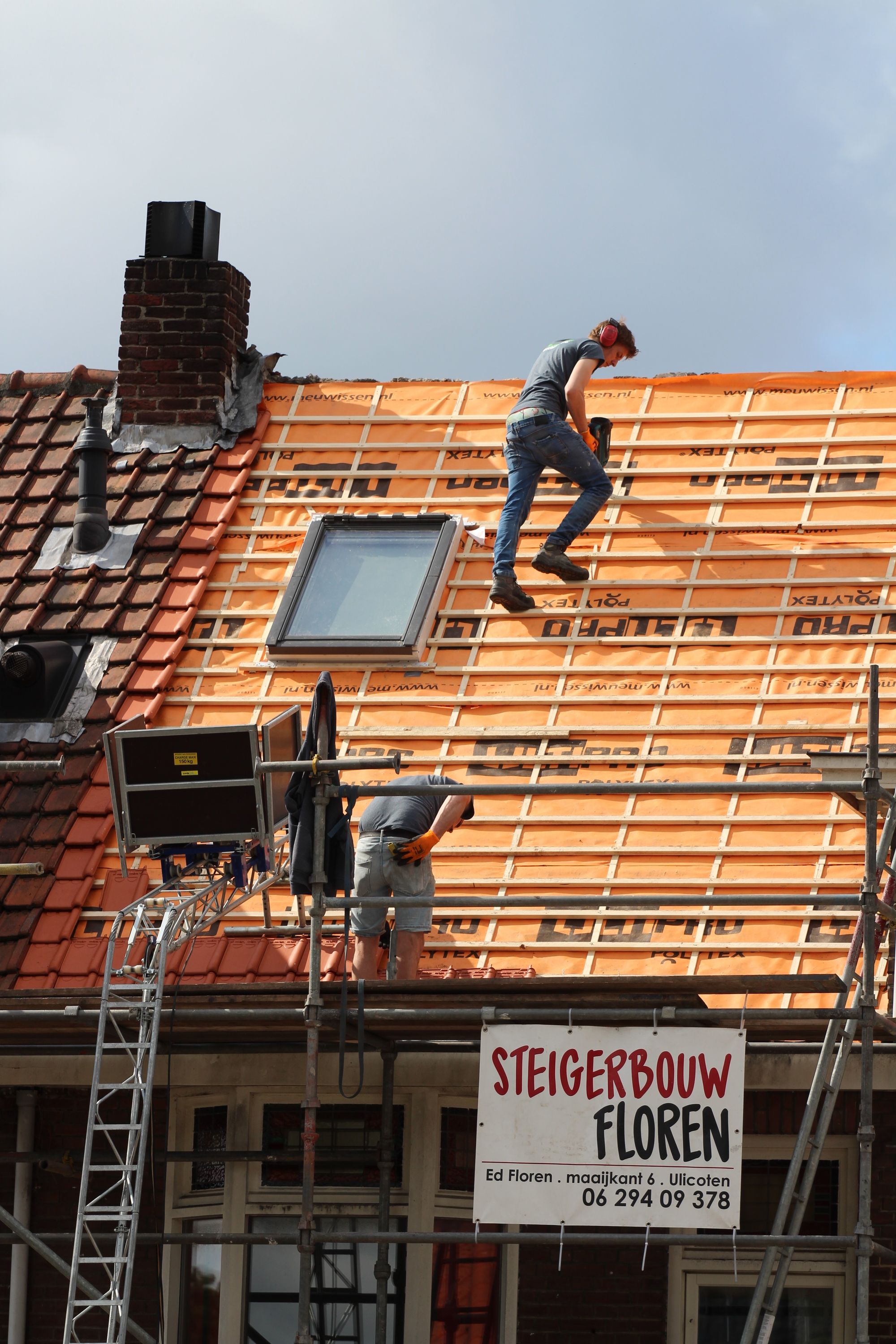 Rénovation de toiture à Namur avec pose d'ardoises par les couvreurs jlm Entreprise