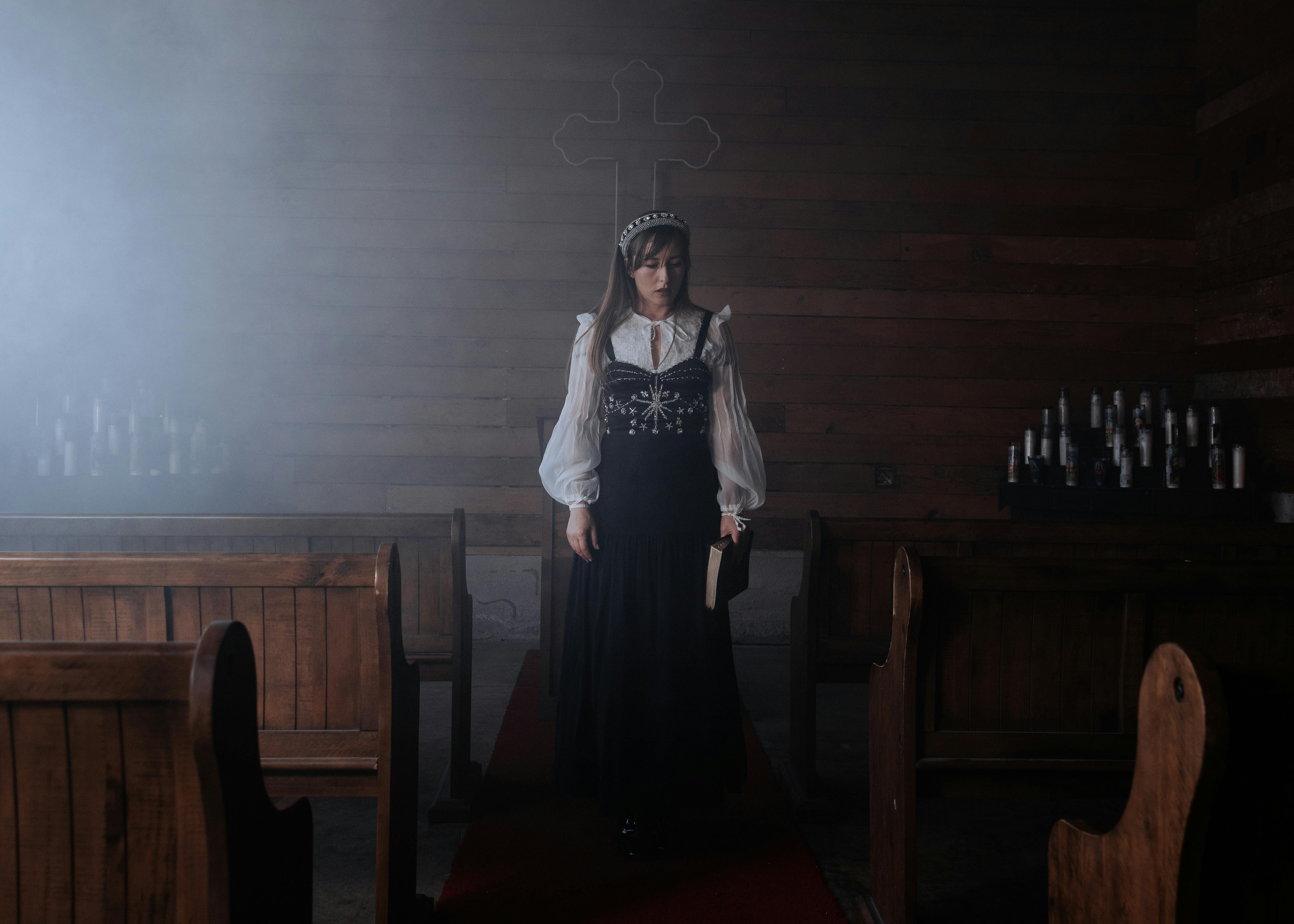 Can Catholic priests smoke cigarettes?