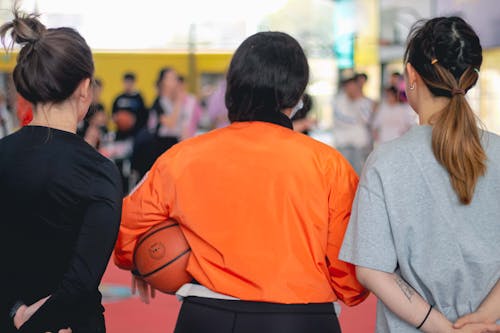 arkadan görünüm, Basketbol, kızlar içeren Ücretsiz stok fotoğraf