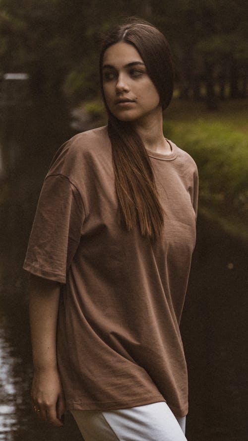 Základová fotografie zdarma na téma brunetka, hnědé košili, krásný