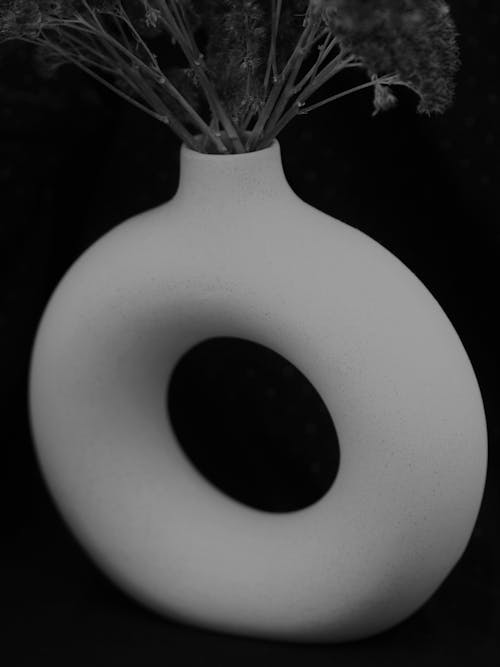 Free Monochrome Photo of a Round Vase Stock Photo