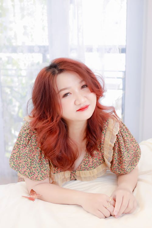 Free Immagine gratuita di capelli tinti, donna asiatica, pendente Stock Photo