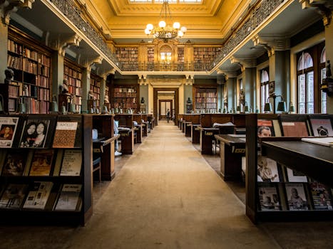 Discover the classic ambiance of the National Art Library in London with its elegant architecture and extensive book collection.