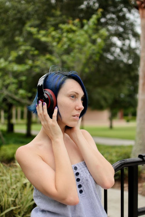 Gratis stockfoto met blauw haar, draadloze, earphones Stockfoto