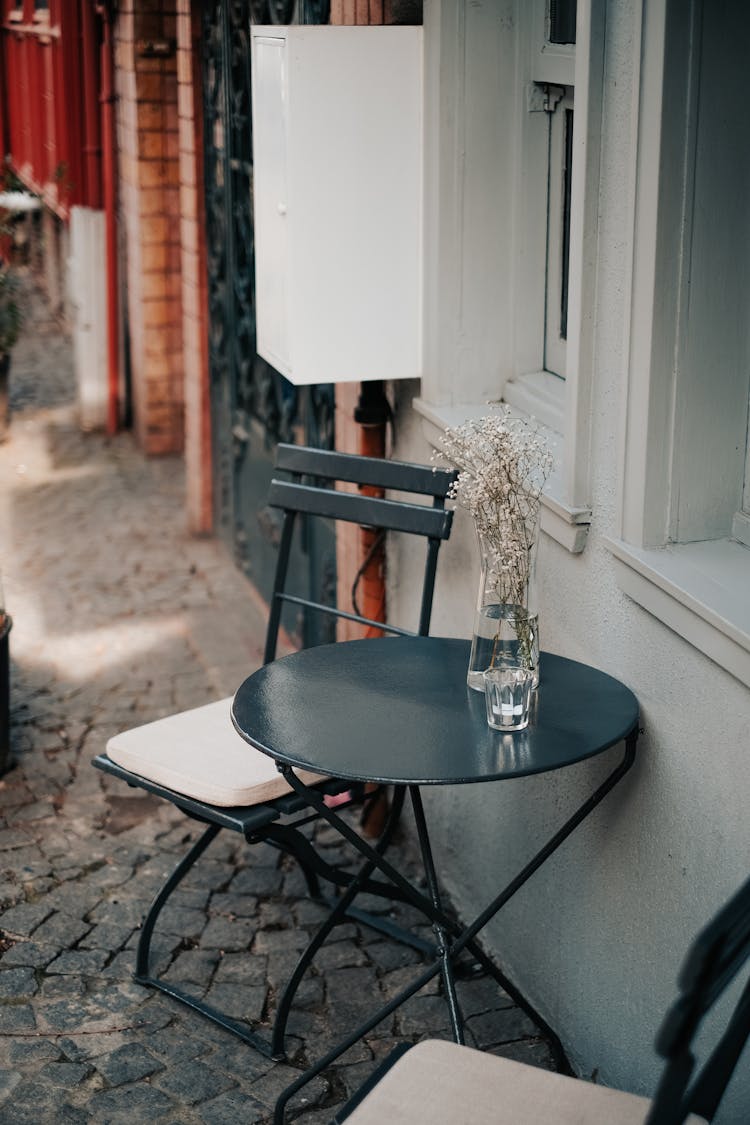 Cafe Outdoor Table And Chairs