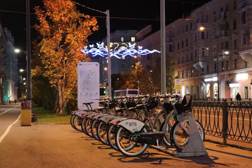 бесплатная Бесплатное стоковое фото с Велосипеды, вечер, город Стоковое фото