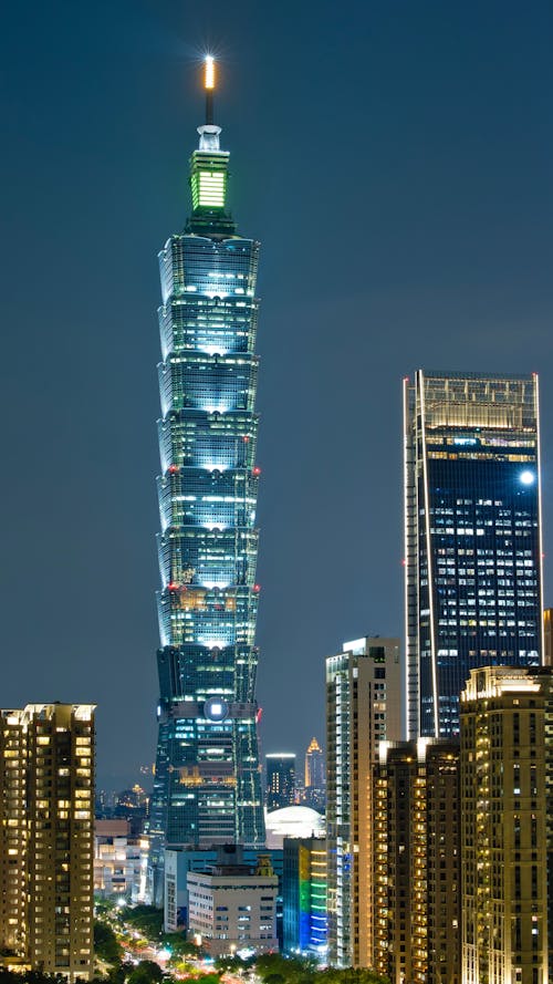 Ingyenes stockfotó éjszaka, épületek, felhőkarcoló témában