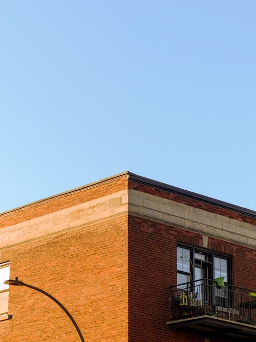 Building Against Sky