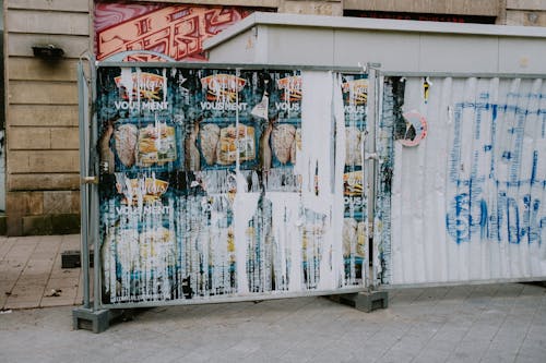 Foto d'estoc gratuïta de anuncis comercials, carrer de la ciutat, carrers de la ciutat