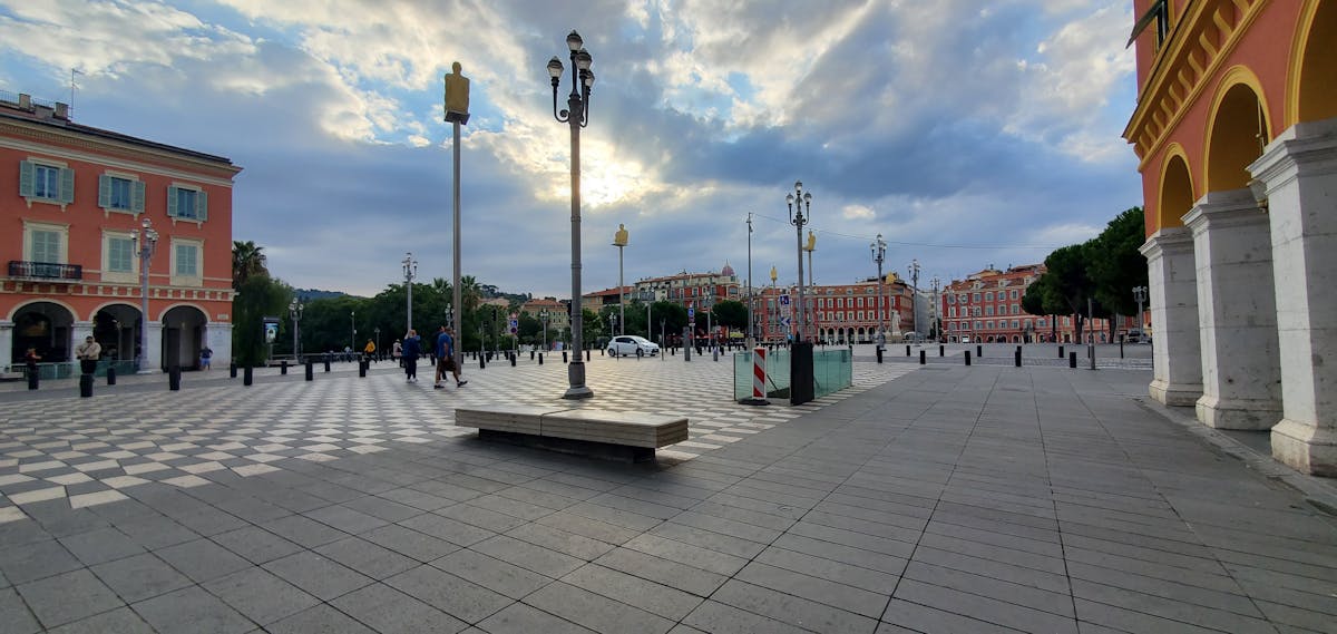 Conceptual diagram of a layered blockchain and AI technology stack